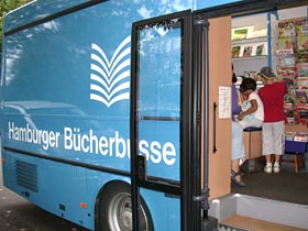 Im Bücherbus 1